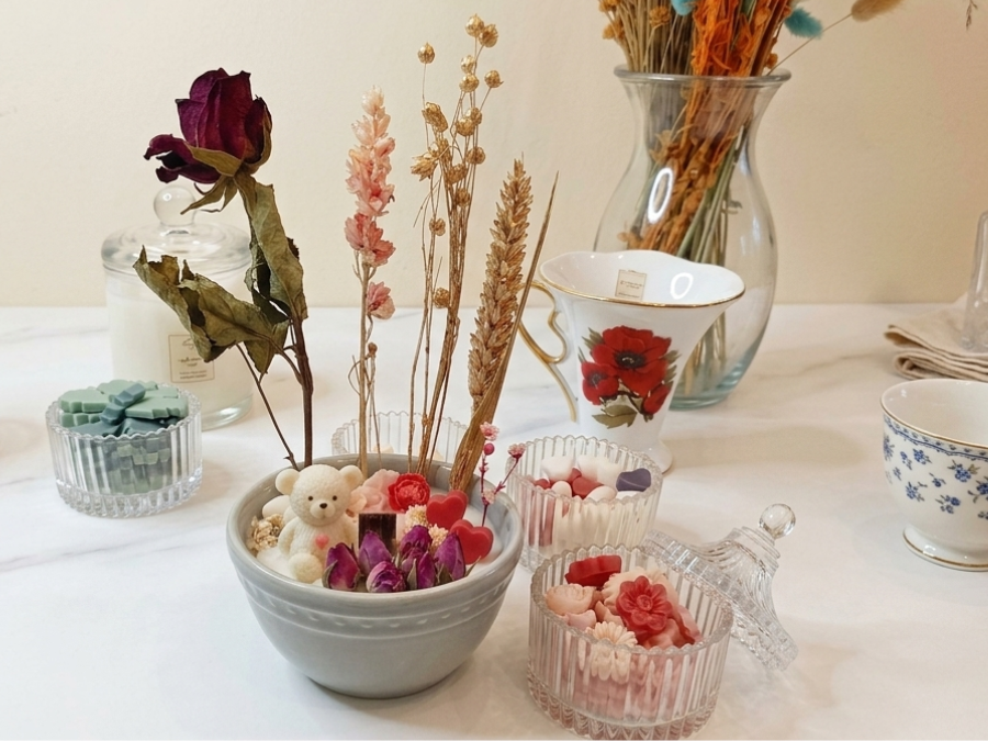 Atelier Création de Bougies Parfumées et fleur en cire